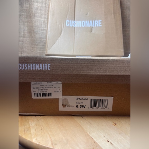 NWT CUSHIONAIRE Women's Bravo Rhinestone Western Boots with +Memory Foam,6.5W 🌟🌟 - Picture 17 of 17